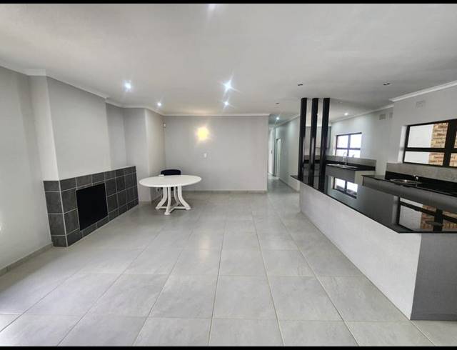 4 BEDROOM HOUSE FOR SALE IN BRACKENHURST